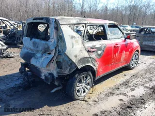 2020 Kia Soul S with VIN KNDJ23AU4L7059789, listed as a IAAI auction lot 40914969 with 106,862 mi miles. Bid and sale history available at carsss.com. Image 4.