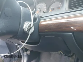 1996 Mercury Grand Marquis LS z VIN 2MELM75W0TX655576, wystawiony jako IAAI lot #42059805 z przebiegiem 46 837 mil mil oraz . Historia ofert i sprzedaży dostępna na DreamBid. Obrazek 11.