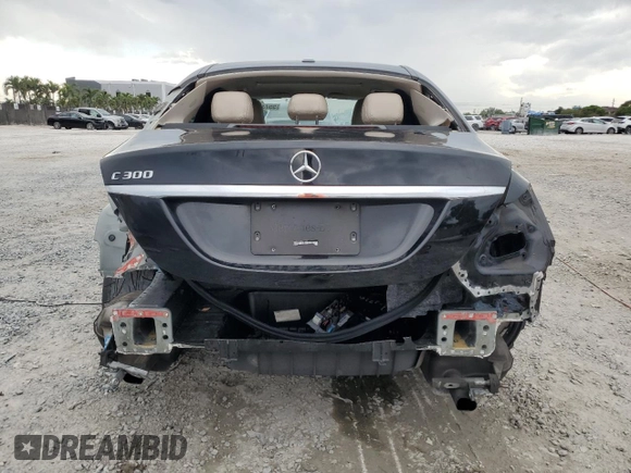 2019 Mercedes-Benz C 300 z VIN 55SWF8DB8KU289988, wystawiony jako Copart lot #55739365 z przebiegiem 65 277 mil mil oraz Szkoda całkowita • Salvage title. Historia ofert i sprzedaży dostępna na DreamBid. Obrazek 6.