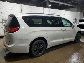 2020 Chrysler Pacifica Launch Edition z VIN 2C4RC3BG6LR290040, wystawiony jako Copart lot #88406525 z przebiegiem 38 670 mil mil oraz Szkoda całkowita • Salvage title. Historia ofert i sprzedaży dostępna na DreamBid. Obrazek 3.