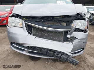 2015 Chrysler Town & Country Touring with VIN 2C4RC1BG2FR537594, listed as a IAAI auction lot 41582126 with 91,839 mi miles. Bid and sale history available at carsss.com. Image 6.