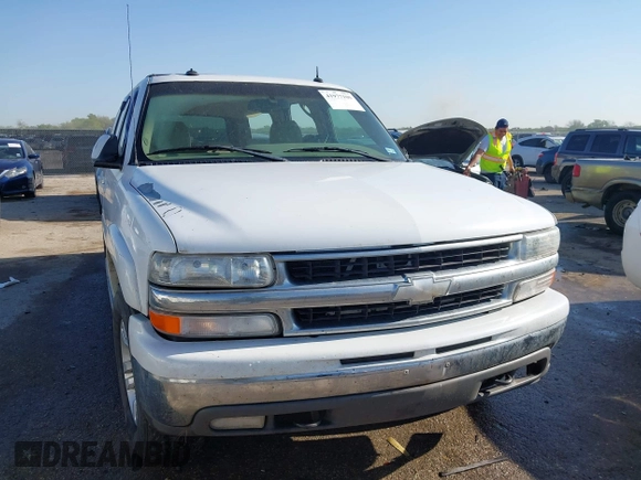 2003 Chevrolet Suburban LT with VIN 1GNFK16Z83R307164, listed as a IAAI auction lot 41977105 with 275,328 mi miles. Bid and sale history available at carsss.com. Image 1.