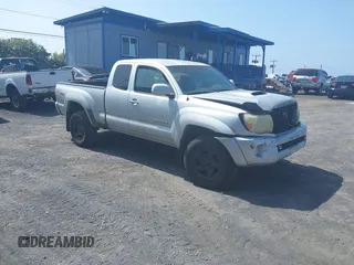 2006 Toyota Tacoma with VIN 5TEUU42N46Z286272, listed as a IAAI auction lot 41518642 with 243,142 mi miles. Bid and sale history available at carsss.com. Image 1.