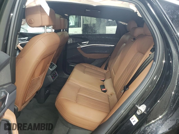 2022 Audi e-tron Sportback S line Premium Plus z VIN WA12AAGE4NB022165, wystawiony jako Copart lot #43021435 z przebiegiem 28 760 mil mil oraz Szkoda całkowita • Salvage title. Historia ofert i sprzedaży dostępna na DreamBid. Obrazek 10.