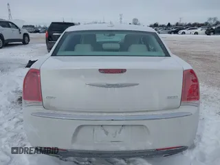 2015 Chrysler 300 Limited with VIN 2C3CCARG8FH756811, listed as a IAAI auction lot 41614649 with 70,580 mi miles. Bid and sale history available at carsss.com. Image 17.
