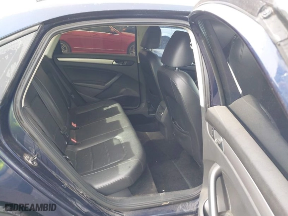 2014 Volkswagen Passat Wolfsburg Ed with VIN 1VWAT7A3XEC085932, listed as a IAAI auction lot 41567573 with 165,154 mi miles. Bid and sale history available at carsss.com. Image 8.