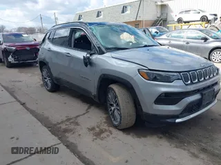 2022 Jeep Compass Limited z VIN 3C4NJDCB8NT115480, wystawiony jako IAAI lot #41677377 z przebiegiem 66 451 mil mil oraz . Historia ofert i sprzedaży dostępna na DreamBid. Obrazek 1.