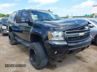 2010 Chevrolet Suburban LT с VIN 1GNUCJE08AR133987, выставлен на аукционе IAAI как лот 42413997 с пробегом 268 401 миль миль и . История ставок и продаж доступна на DreamBid. Изображение 1.
