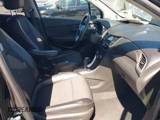 2019 Chevrolet Trax LT z VIN KL7CJLSB9KB912284, wystawiony jako IAAI lot #42298398 z przebiegiem 103 053 mil mil oraz . Historia ofert i sprzedaży dostępna na DreamBid. Obrazek 5.