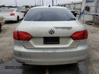 2011 Volkswagen Jetta SE with VIN 3VWDZ7AJXBM379724, listed as a Copart auction lot 62309775 with 138,164 mi miles and Clean title. Bid and sale history available at DreamBid. Image 6.