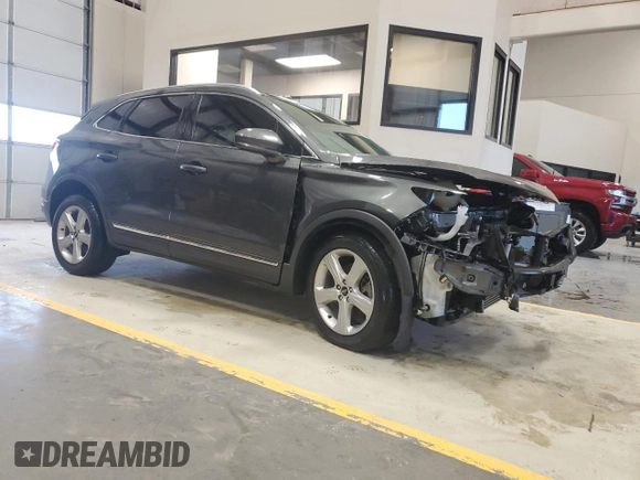 2017 Lincoln MKC Premiere with VIN 5LMCJ1C94HUL32806, listed as a Copart auction lot 54950695 with 81,227 mi miles and Clean Title. Bid and sale history available at DreamBid. Image 4.
