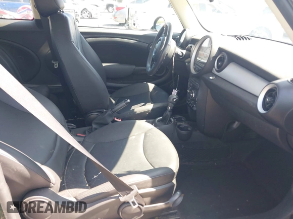 2013 MINI Hardtop with VIN WMWSU3C58DT545046, listed as a IAAI auction lot 42665896 with 60,973 mi miles and . Bid and sale history available at DreamBid. Image 5.