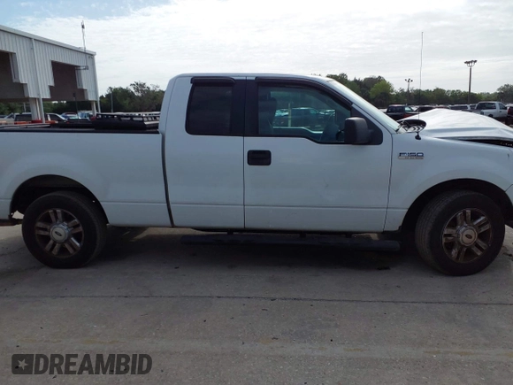 2006 Ford F-150 XL with VIN 1FTPX12VX6NB83220, listed as a IAAI auction lot 42001770 with 228,216 mi miles. Bid and sale history available at carsss.com. Image 14.