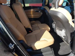 2017 Volvo XC90 Inscription with VIN YV4A22PLXH1156706, listed as a IAAI auction lot 41386818 with 73,692 mi miles. Bid and sale history available at carsss.com. Image 8.