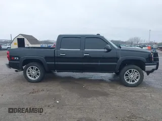 2006 Chevrolet Silverado 1500 LT1 with VIN 2GCEK13Z261356091, listed as a IAAI auction lot 41734558 with 247,209 mi miles. Bid and sale history available at carsss.com. Image 13.