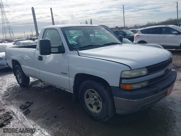 2002 Chevrolet Silverado 1500 with VIN 1GCEC14WX2Z146163, listed as a IAAI auction lot 41520765 with 195,742 mi miles. Bid and sale history available at carsss.com. Image 1.