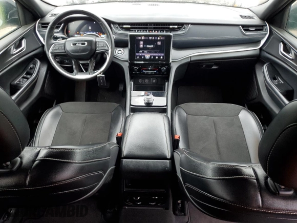 2024 Jeep Grand Cherokee Altitude with VIN 1C4RJHAG2RC108680, listed as a Copart auction lot 62845525 with 31,633 mi miles and Clean title. Bid and sale history available at DreamBid. Image 8.