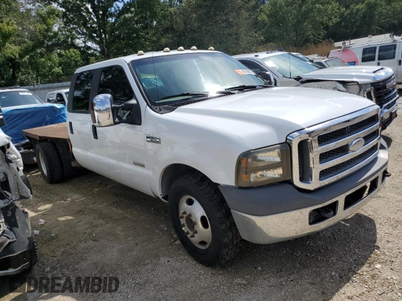 2006 Ford F-350 XL z VIN 1FDWW36P36ED25201, wystawiony jako Copart lot #65108995 z przebiegiem 226 872 mil mil oraz Czysty tytuł • Clean title. Historia ofert i sprzedaży dostępna na DreamBid. Obrazek 4.