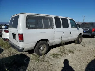 2005 Ford Econoline Passenger XL with VIN 1FMRE11W55HA57686, listed as a Copart auction lot 70784474 with 285,465 mi miles and Clean Title. Bid and sale history available at DreamBid. Image 3.