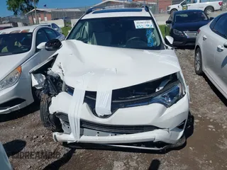 2018 Toyota RAV4 XLE с VIN JTMWFREV9JJ742409, выставлен на аукционе IAAI как лот 42307225 с пробегом 60 738 миль миль и . История ставок и продаж доступна на DreamBid. Изображение 13.