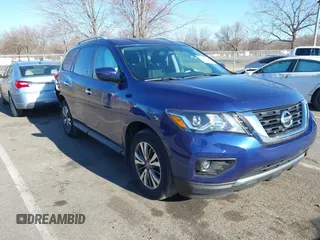 2017 Nissan Pathfinder SL with VIN 5N1DR2MM2HC900131, listed as a IAAI auction lot 41803828 with 214,460 mi miles. Bid and sale history available at carsss.com. Image 1.