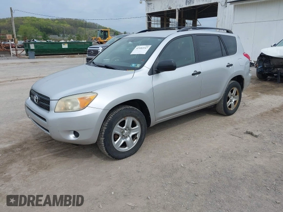 2006 Toyota RAV4 with VIN JTMZD33V766016092, listed as a IAAI auction lot 42102147 with 192,711 mi miles. Bid and sale history available at carsss.com. Image 2.