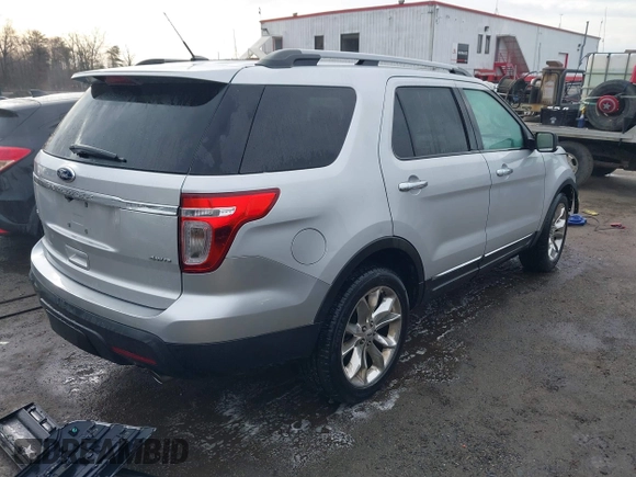 2015 Ford Explorer XLT with VIN 1FM5K8D84FGA83717, listed as a IAAI auction lot 41446111 with 88,876 mi miles and . Bid and sale history available at carsss.com. Image 4.