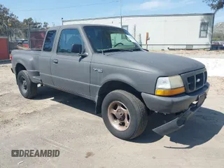 1998 Ford Ranger XL with VIN 1FTZR15U5WPA77879, listed as a IAAI auction lot 41993986 with 207,811 mi miles. Bid and sale history available at carsss.com. Image 1.