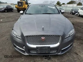 2018 Jaguar XJ Portfolio with VIN SAJWJ2GD1J8W15611, listed as a Copart auction lot 44835764 with 60,010 mi miles and . Bid and sale history available at DreamBid. Image 5.
