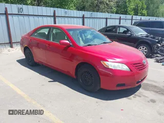 2007 Toyota Camry CE z VIN 4T1BE46K07U084572, wystawiony jako IAAI lot #42465290 z przebiegiem 135 074 mil mil oraz . Historia ofert i sprzedaży dostępna na DreamBid. Obrazek 1.