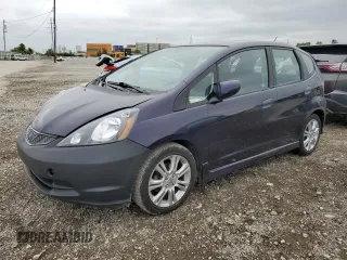 2010 Honda Fit Sport with VIN JHMGE8H62AC035063, listed as a Copart auction lot 58210085 with 231,458 mi miles and Salvage title. Bid and sale history available at DreamBid. Image 1.