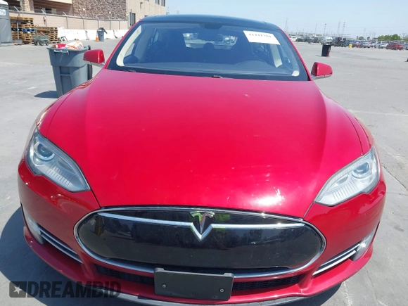 2014 Tesla Model S 60 with VIN 5YJSA1S11EFP33278, listed as a IAAI auction lot 42441781 with Not provided miles and . Bid and sale history available at DreamBid. Image 12.