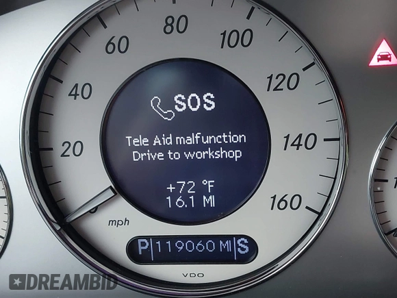 2006 Mercedes-Benz E-Class 3.5L with VIN WDBUF56J46A871031, listed as a IAAI auction lot 41892688 with 1 mi miles. Bid and sale history available at carsss.com. Image 15.