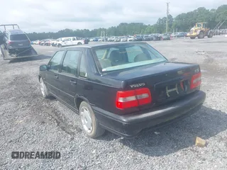 1999 Volvo S70 с VIN YV1LS55A8X2613644, выставлен на аукционе IAAI как лот 42435557 с пробегом 274 781 миль миль и . История ставок и продаж доступна на DreamBid. Изображение 3.