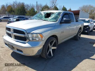 2018 Ram 1500 SLT z VIN 1C6RR6GG7JS303857, wystawiony jako IAAI lot #41779748 z przebiegiem 153 289 mil mil oraz . Historia ofert i sprzedaży dostępna na DreamBid. Obrazek 17.