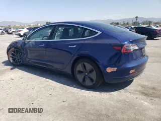 2020 Tesla Model 3 Long Range z VIN 5YJ3E1EB7LF647614, wystawiony jako Copart lot #51316115 z przebiegiem 54 917 mil mil oraz Szkoda całkowita • Salvage title. Historia ofert i sprzedaży dostępna na DreamBid. Obrazek 2.