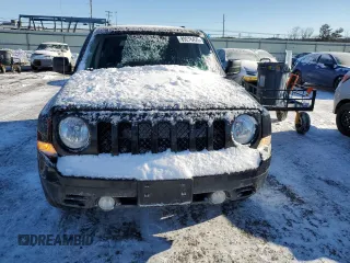 2014 Jeep Patriot Sport with VIN 1C4NJRBB0ED689530, listed as a Copart auction lot 89276425 with 93,163 mi miles and Clean Title. Bid and sale history available at DreamBid. Image 5.