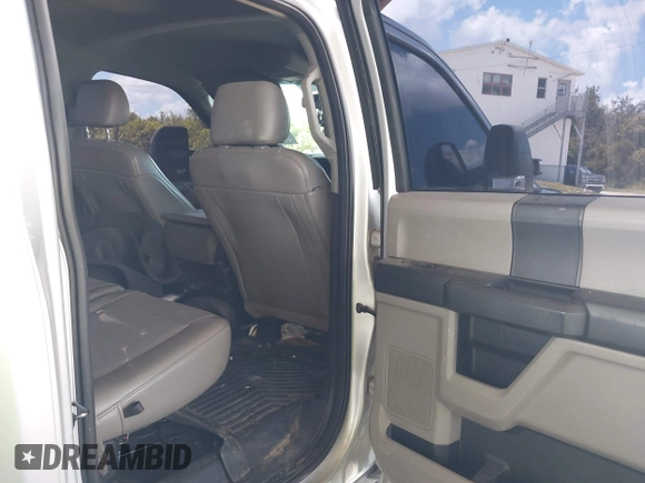 2019 Ford F-250 XL z VIN 1FT7W2BT7KED13259, wystawiony jako IAAI lot #42543359 z przebiegiem 136 511 mil mil oraz . Historia ofert i sprzedaży dostępna na DreamBid. Obrazek 8.