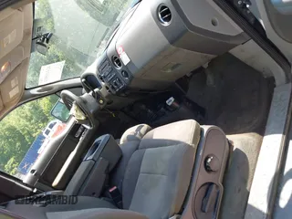 2004 Ford F-150 STX с VIN 1FTRX14W14NC54607, выставлен на аукционе IAAI как лот 42415593 с пробегом 197 942 миль миль и . История ставок и продаж доступна на DreamBid. Изображение 5.