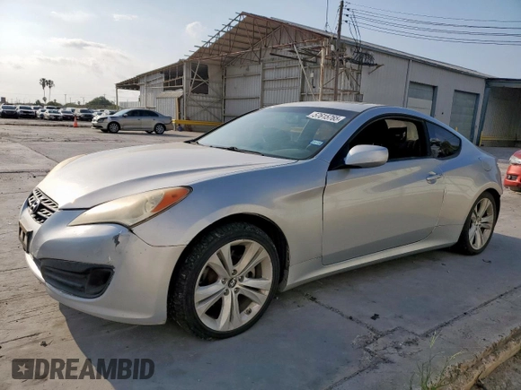 2011 Hyundai Genesis Coupe z VIN KMHHT6KDXBU042776, wystawiony jako Copart lot #57615765 z przebiegiem 200 352 mil mil oraz Szkoda całkowita • Salvage title. Historia ofert i sprzedaży dostępna na DreamBid. Obrazek 1.
