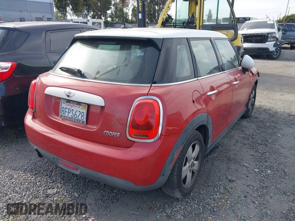 2015 MINI Hardtop 4 Door with VIN WMWXS5C59FT832549, listed as a IAAI auction lot 42106686 with 149,358 mi miles and . Bid and sale history available at DreamBid. Image 4.