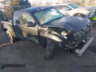 2008 Toyota Tacoma with VIN 5TEUU42N38Z469990, listed as a IAAI auction lot 41819343 with 230,056 mi miles and . Bid and sale history available at carsss.com. Image 1.