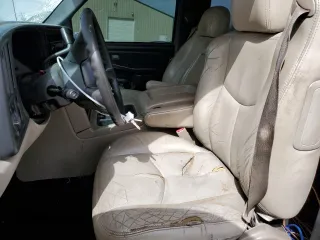 1999 Chevrolet Silverado 1500 with VIN 1GCEC14W4XZ131228, listed as a Copart auction lot 48133395 with 249,794 mi miles and Salvage Title. Bid and sale history available at carsss.com. Image 7.