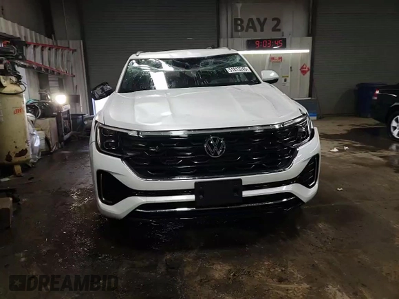 2024 Volkswagen Atlas SEL R-Line with VIN 1V2AE2CAXRC233383, listed as a Copart auction lot 51813245 with 3,333 mi miles and Salvage title. Bid and sale history available at DreamBid. Image 13.
