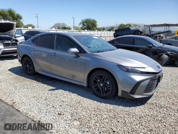 2025 Toyota Camry LE with VIN 4T1DAACK2SU517728, listed as a Copart auction lot 52567455 with 28,385 mi miles and Salvage Title. Bid and sale history available at DreamBid. Image 4.