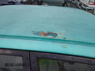 1994 Ford Escort z VIN 3FARP13J0RR121191, wystawiony jako IAAI lot #42202443 z przebiegiem 111 111 mil mil oraz . Historia ofert i sprzedaży dostępna na DreamBid. Obrazek 12.
