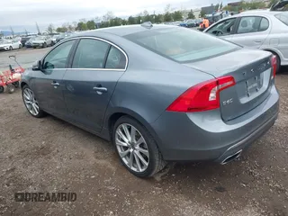 2017 Volvo S60 Inscription with VIN LYV402HK5HB154043, listed as a IAAI auction lot 41763769 with 136,736 mi miles. Bid and sale history available at carsss.com. Image 3.