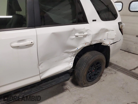 2022 Toyota 4Runner SR5 Premium с VIN JTENU5JR1N6056873, выставлен на аукционе IAAI как лот 42060542 с пробегом 41 883 миль миль и . История ставок и продаж доступна на DreamBid. Изображение 6.
