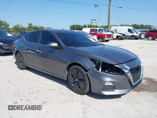 2020 Nissan Altima 2.5 S with VIN 1N4BL4BV1LC200006, listed as a IAAI auction lot 42028018 with 104,670 mi miles. Bid and sale history available at carsss.com. Image 1.