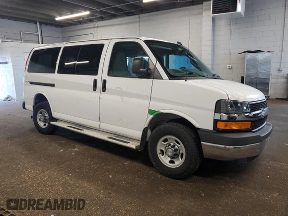 2016 Chevrolet Express Passenger LT with VIN 1GAZGMFG6G1163991, listed as a Copart auction lot 60600655 with 109,637 mi miles and Salvage title. Bid and sale history available at DreamBid. Image 4.